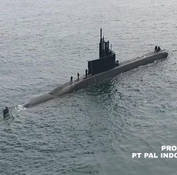 Aksi Kapal Selam Made in RI Menyelam 310 Meter di Bawah Laut