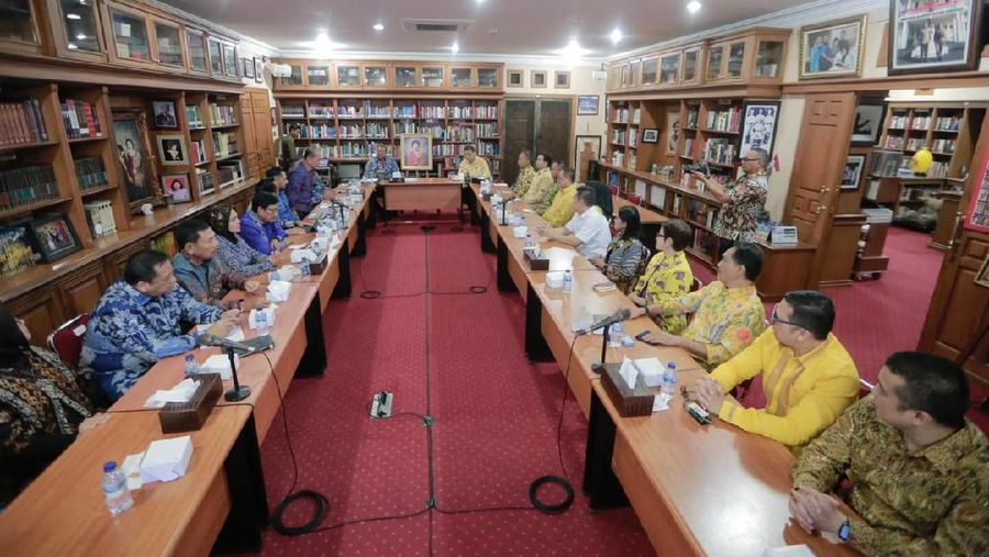 Pertemuan itu membahas sejumlah topik mulai dari omnibus law hingga Pemilihan Kepala Daerah Serentak 2020.