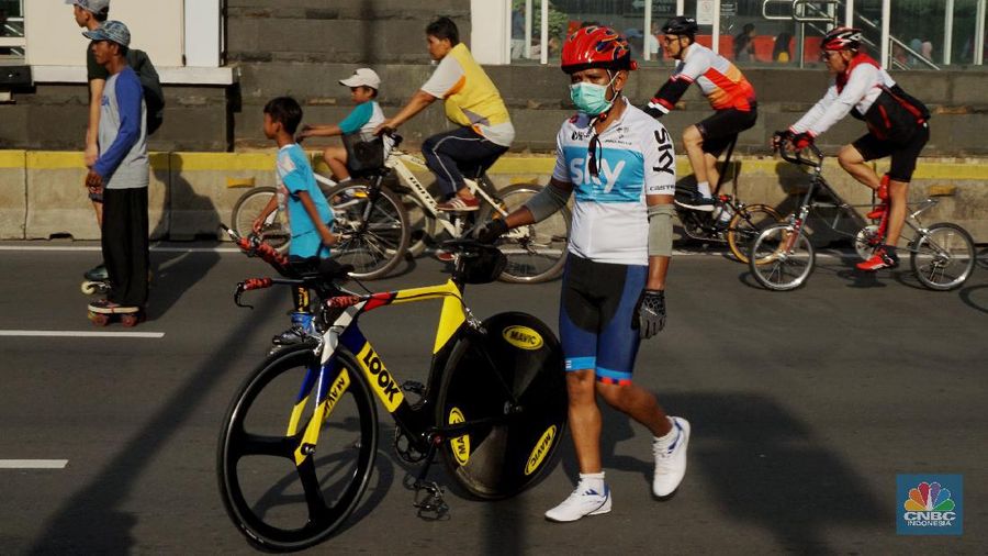 Aktivitas CFD di Bundaran HI (HI) Ditengah Ancaman Virus Corona (CNBC Indonesia/Muhammad Sabki)