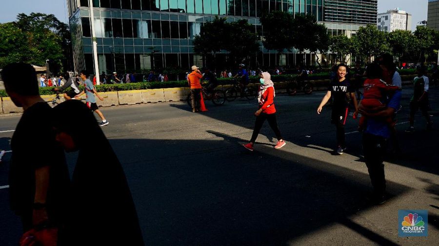 Hari Bebas Kendaraan Bermotor atau Car Free Day Jakarta tetap berlangsung di tengah isu infeksi Virus Corona di Indonesia.
