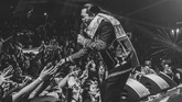 Satu hal lain yang membuat Didi Kempot menarik adalah ia tergolong musisi yang jarang disorot media arus utama, namun tak pernah sepi dari tawaran manggung, meski dari kampung ke kampung. (ANTARA FOTO/Rivan Awal Lingga)
