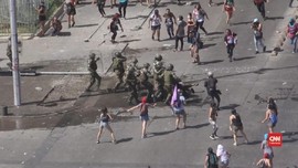 VIDEO: Bentrok Demonstran-Polisi Chile saat Hari Perempuan
