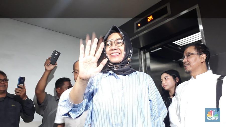 Mantan Direktur Utama PT Pertamina (Persero) Karen Agustiawan akhirnya menghirup udara bebas.