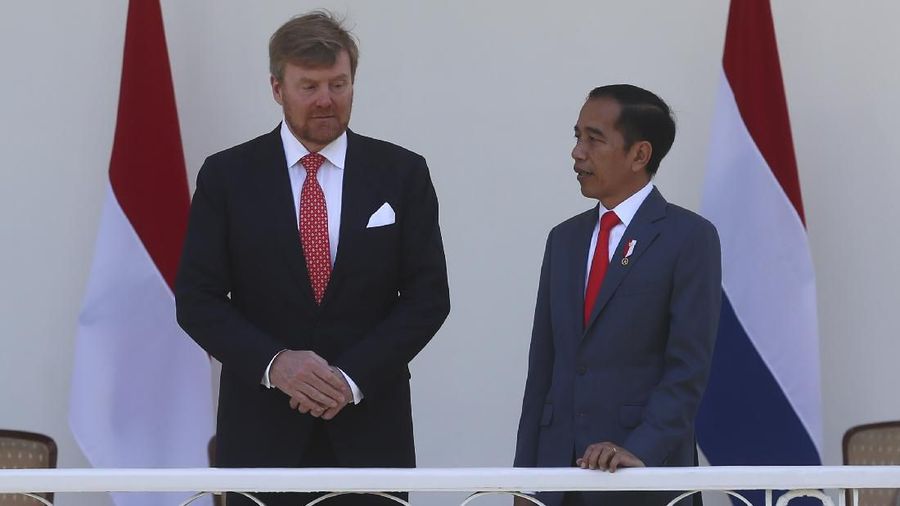 Raja Belanda mengungkapkan menteri kesehatan mereka harus membatalkan ke Indonesia karena corona.