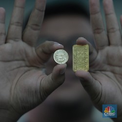 Hari Ini Harga Emas Antam Turun Lagi, di Bawah Rp 900.000