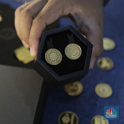 Cukup Sudah! Emas Global Merosot, Harga Emas Antam Melorot