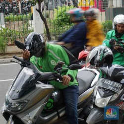 SoftBank Disebut Turun Tangan, Tekan Grab Merger dengan Gojek