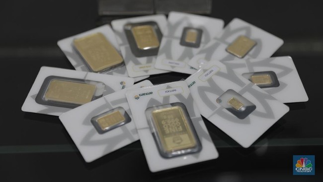 Harga Emas Antam Hari Ini Ambruk, yang THRnya Sudah Cair Bisa Borong