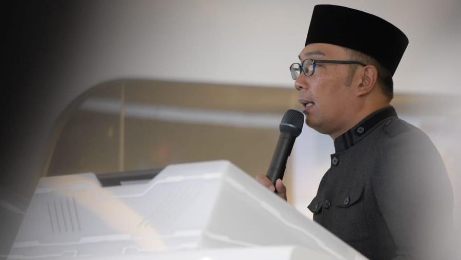 Gubernur Jawa Barat Ridwan Kamil meresmikan Jabar Command Center (JCC) di Gedung B sebelah Gedung Sate, Kota Bandung, Selasa (10/3/20). JCC berfungsi sebagai pusat dan pengendali informasi dan koordinasi, salah satunya saat ini berfungsi sebagai Pusat Informasi dan Koordinasi COVID-19 Jabar (Pikobar). (Foto: Rizal/Humas Jabar)