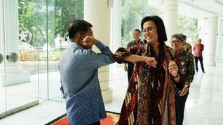 Sri Mulyani dan JK Salaman dengan Sikut ala Ma'ruf Amin