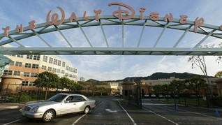 Disney Potong Gaji Para Bos demi Karyawan Lepasan