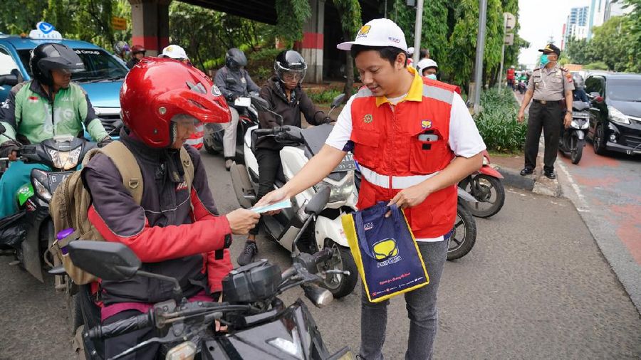 Wabah virus covid-19 atau yang biasa dikenal dengan virus corona ini, kini menjadi masalah untuk masyarakat tak hanya di lapisan masyarakat Indonesia.