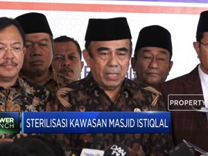 Sterilisasi Masjid Istiqlal untuk Cegah Pandemi Corona