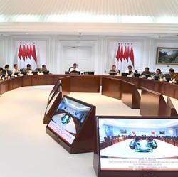 Jokowi dan Para Menteri Suntik Vaksin Sinovac 13 Januari