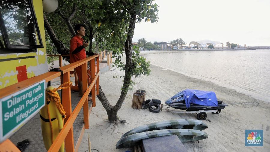 Corona Hantam Pariwisata