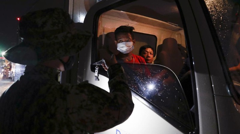 Presiden Filipina Rodrigo Duterte memutuskan kota Manila di-lockdown demi membendung penyebaran virus corona.