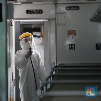 Cegah Virus Corona, Begini Penyemprotan Disinfektan di KA