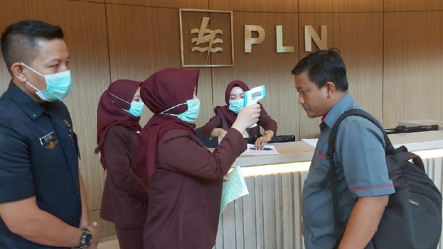 PLN terus tingkatkan kesiagaan dan kesigapan untuk menjaga pasokan listrik kepada masyarakat di tengah meningkatnya wabah Coronavirus (COVID-19)