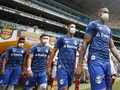 Protes Soal Corona, Pemain Gremio Masuk Lapangan Pakai Masker