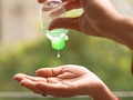 Bahaya Hand Sanitizer Buat Membersihkan Interior Mobil