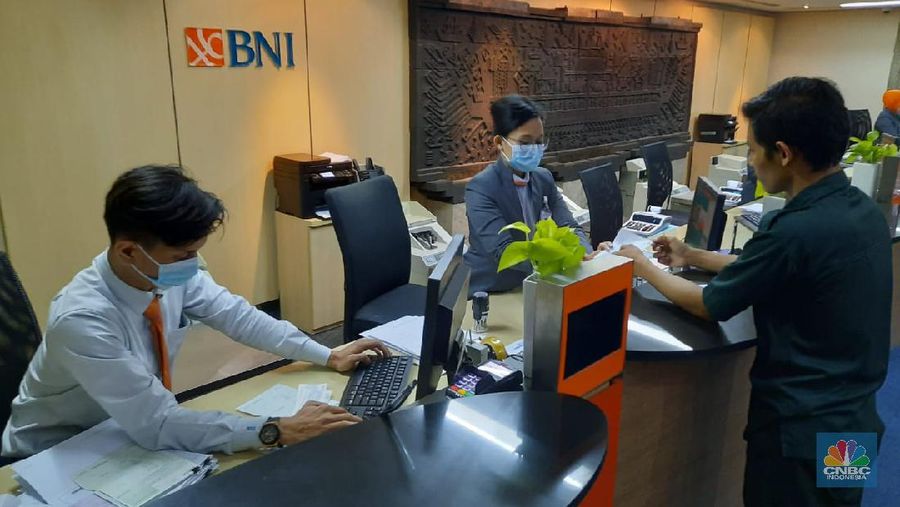 PT Bank Negara Indonesia (Persero) Tbk (BNI) menerapkan penyesuaian sistem kerja yang bertujuan untuk menekan penyebaran virus corona atau COVID-19. (BNI)