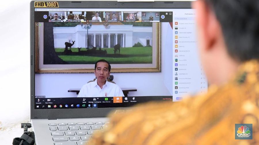 Presiden Joko Widodo (Jokowi) memimpin rapat terbatas dengan topik membahas percepatan ekonomi menghadapi tekanan virus corona, Senin (16/3/2020).
