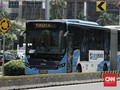 TransJakarta: Lebih Baik Antre Ketimbang Berdesakan di Bus