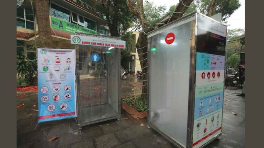 Vietnam sebar bilik anti infeksi sebagai alat sterilisasi portabel bagi warga.