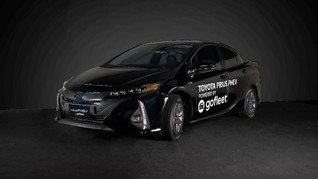Mobil Hybrid Toyota Prius Jadi Taksi Online
