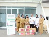 Hutama Karya Bagikan Masker & Hand Sanitizer di Tangsel