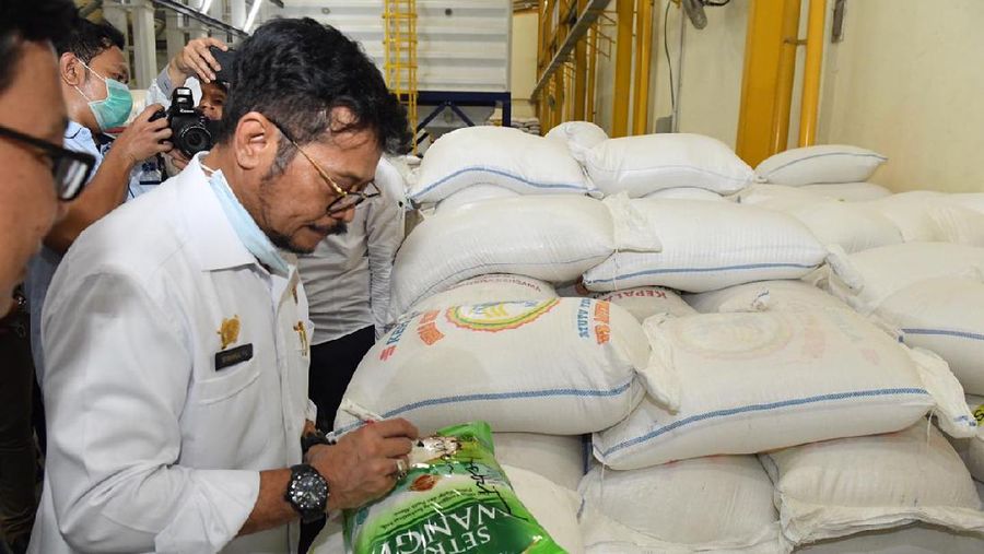 Menteri Pertanian (Mentan) Syahrul Yasin Limpo (SYL) memastikan stok beras untuk kebutuhan puasa dan hari raya lebaran mendatang aman.
