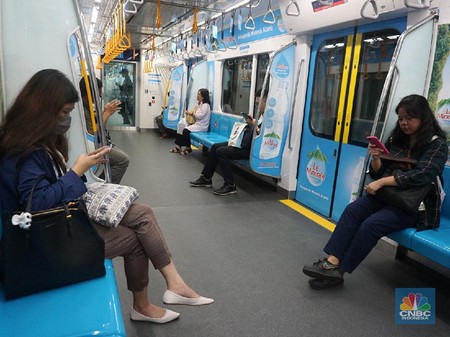 Akhir Tahun Ini Mrt Dan Kereta Commuter Bakal Melebur Satu<script async src=