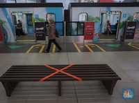 Mengintip Social Distancing di Kereta Milik MRT Jakarta