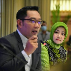RK Minta Tangggung Jawab Kemenhub Saat KRL Masih Operasi