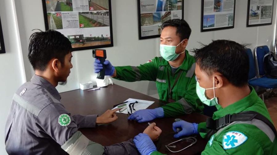 Wabah corona memang banyak memukul sektor usaha termasuk berbagai industri, tapi di sisi lain memicu sektor kesehatan sejalan gelontoran anggaran kesehatan.