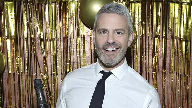 Pulih dari Corona, Andy Cohen Kembali Bersua dengan Anak - CNN Indonesia