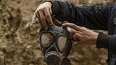 Desa Baghouz di perbatasan antara Irak dan Suriah menjadi saksi bisu pertempuran terakhir antara anggota ISIS dengan pasukan Kurdi (SDF). (Photo by DELIL SOULEIMAN / AFP)