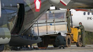Bantuan Medis Corona dari China Tiba di Indonesia