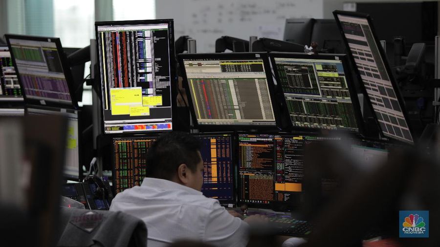 Ilustrasi Pialang Mandiri. (CNBC Indonesia/Tri Susilo)