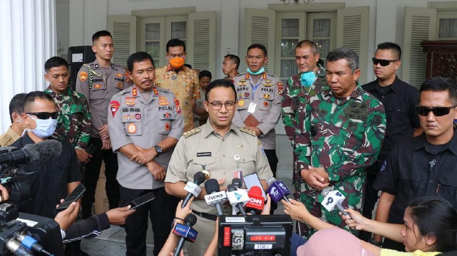 Penyebabnya, Presiden Joko Widodo (Jokowi) memilih menerapkan kebijakan pembatasan sosial berskala besar.