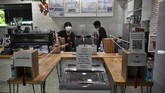 Pandemi Corona saat ini memang telah menjangkiti 180 negara di dunia. Thailand dengan industri pariwisatanya jadi salah satu negara yang terdampak sejak Januari, dan saat ini memiliki 722 kasus positif. (Lillian SUWANRUMPHA / AFP)