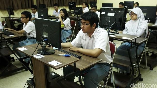 Realita Pendidikan di RI: Siswa SMA Masih Kagok Pakai Komputer