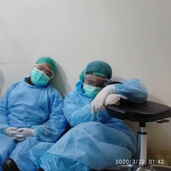 Banyak Berguguran, Tenaga Medis Minta Ikut Tes Corona