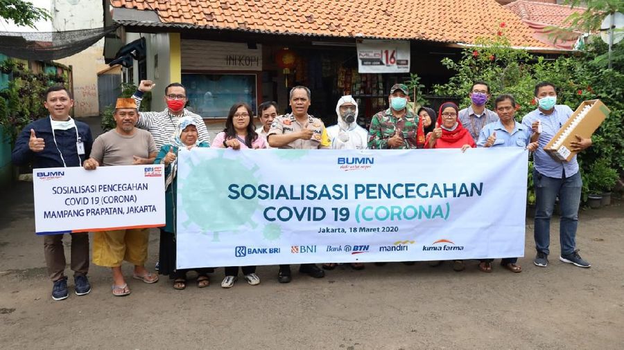 Melalui kegiatan Corporate Social Responsibility (CSR) BRI Peduli, BRI memberikan beberapa bantuan dasar berupa masker, hand sanitizer dan Alat Pelindung Diri.