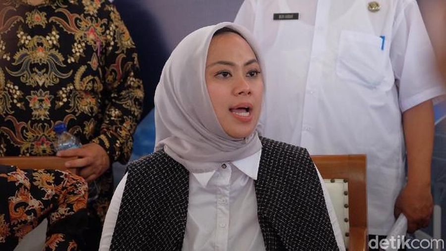 Bupati Karawang Cellica Nuracahdiana (Luthfiana Awaludin/detikcom)
