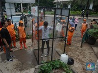 Penampakan Bilik Disinfektan Pencegah Covid-19 di Blok M