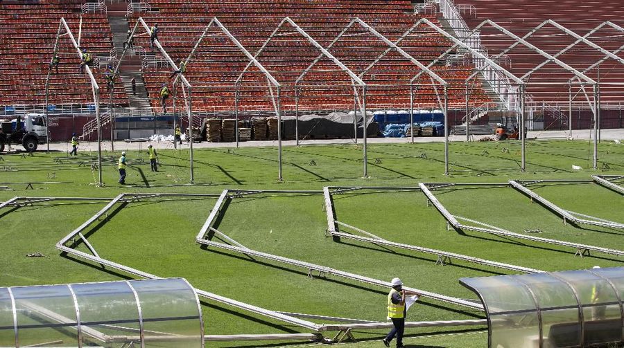 Stadion Pacaembu di pusat kota São Paulo diubah menjadi rumah sakit terbuka untuk menangani kasus-kasus dari wabah coronavirus.
