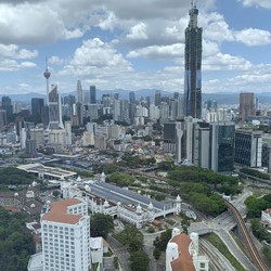 Rupiah Keok vs Ringgit: Bawa Rp10 Juta ke Malaysia Buat Berapa Minggu?