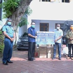 GEBAH Corona Serahkan APD & Bantuan untuk Tenaga Medis