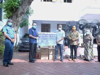 GEBAH Corona Serahkan APD & Bantuan untuk Tenaga Medis